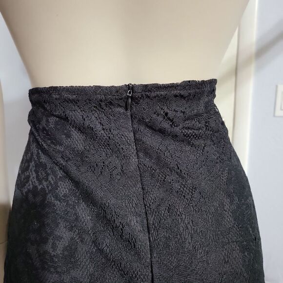 Lace Halter Top  - Picture 4 of 4